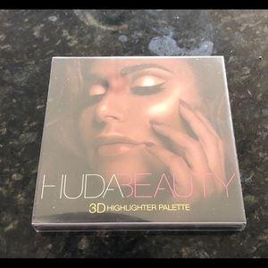 Huda Beauty Highlighter Pallet